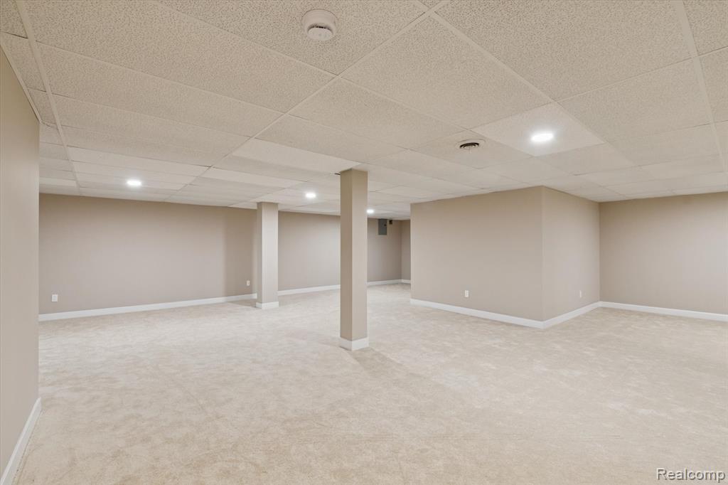 634 Lockport Road, Rochester Hills, MI 48307 — Photo 33