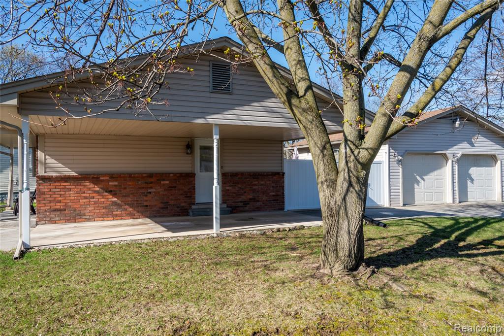 13257 Strong Boulevard, South Rockwood, MI — Photo 6