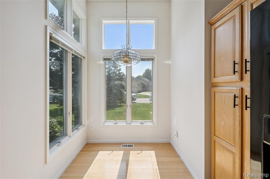628 Olde Ivy Lane, Howell, MI 48843 — Photo 11
