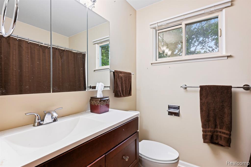 4436 Carmanwood Drive, Flint, MI 48507 — Photo 21