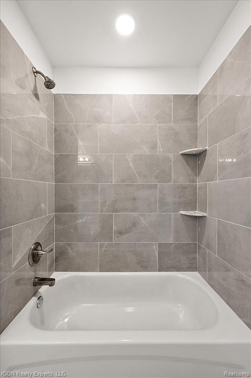 8104 Cloverdale Avenue, Ferndale, MI 48220 — Photo 38