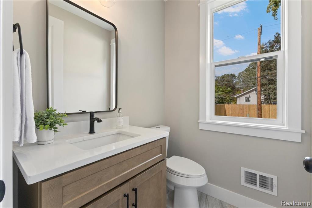 801 Hawthorn Avenue, Royal Oak, MI 48067 — Photo 29