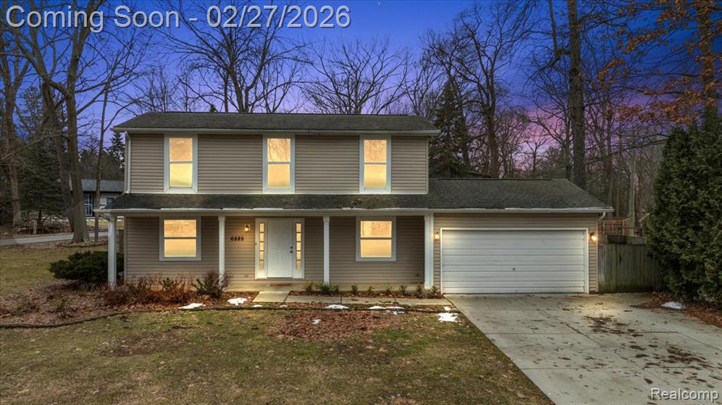 6885 Aeroview Street, West Bloomfield, MI 48324 — front exterior
