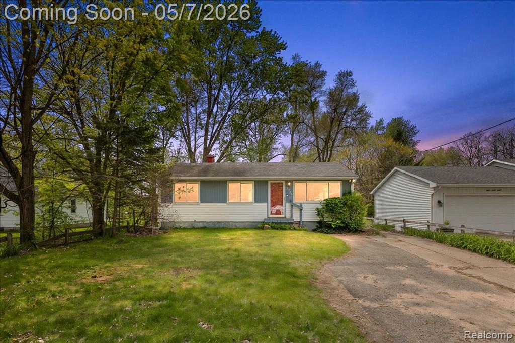 2795 Woodbury Street, Walled Lake, MI 48390 — Photo 2