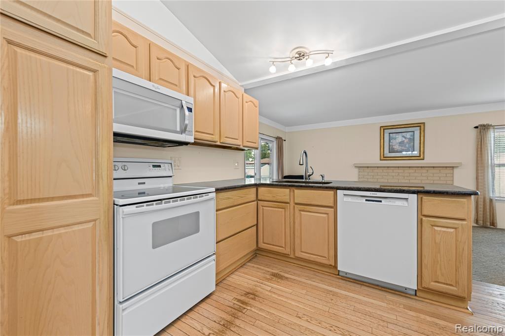 25419 Montebello Drive, Woodhaven, MI 48183 — Photo 3