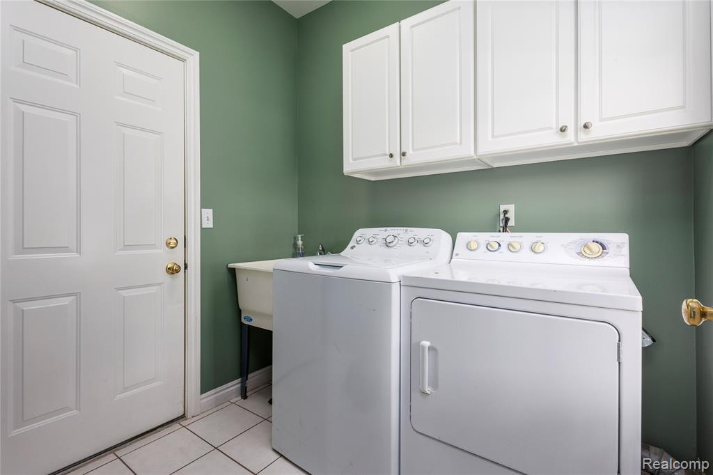 1569 E Lakeview Lane, Canton, MI 48187 — Photo 21