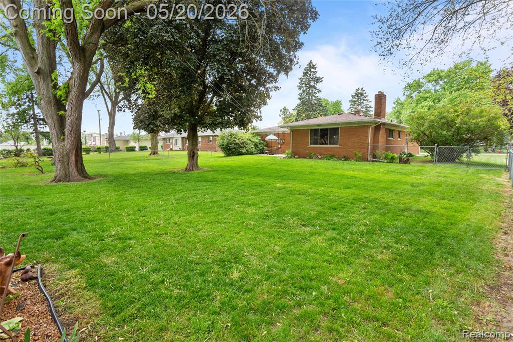 45078 Vanker Avenue, Utica, MI 48317 — Photo 13