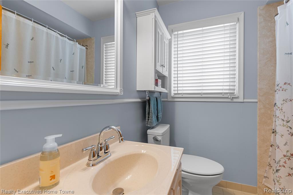 4611 E 13 Mile Road, Warren, MI 48092 — Photo 12