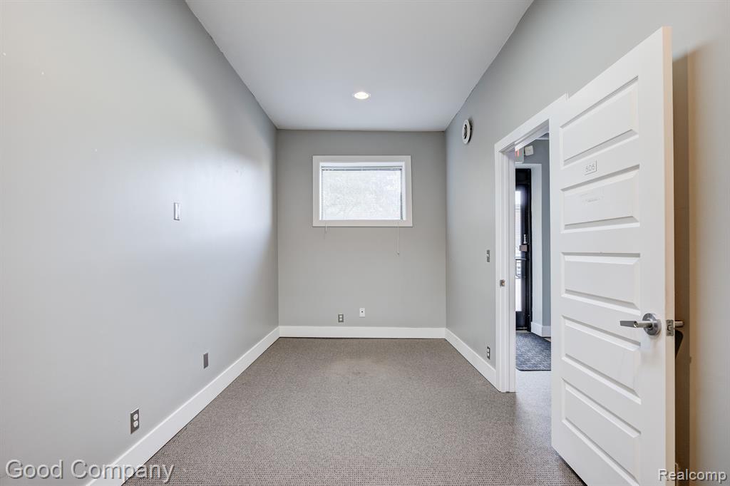 628 E PARENT Avenue, Royal Oak, MI 48067 — Photo 7