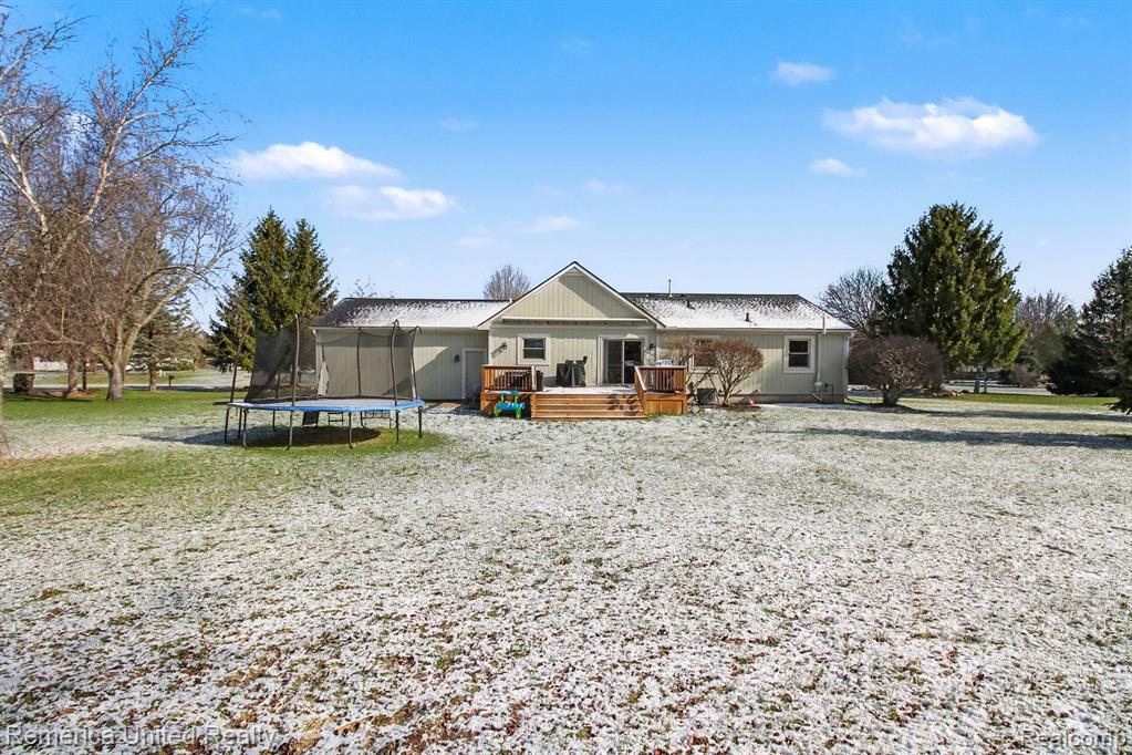 9156 Apple Orchard Drive, Fenton, MI 48430 — Photo 25