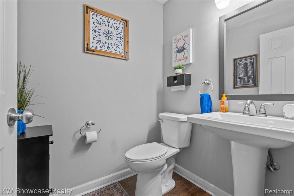 4687 Fairway Court, Waterford, MI 48328 — Photo 17