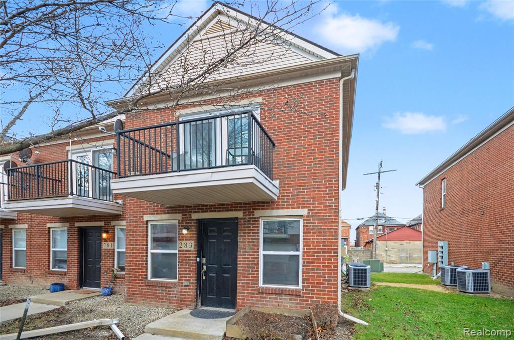283 E Palmer Street - Photo 2