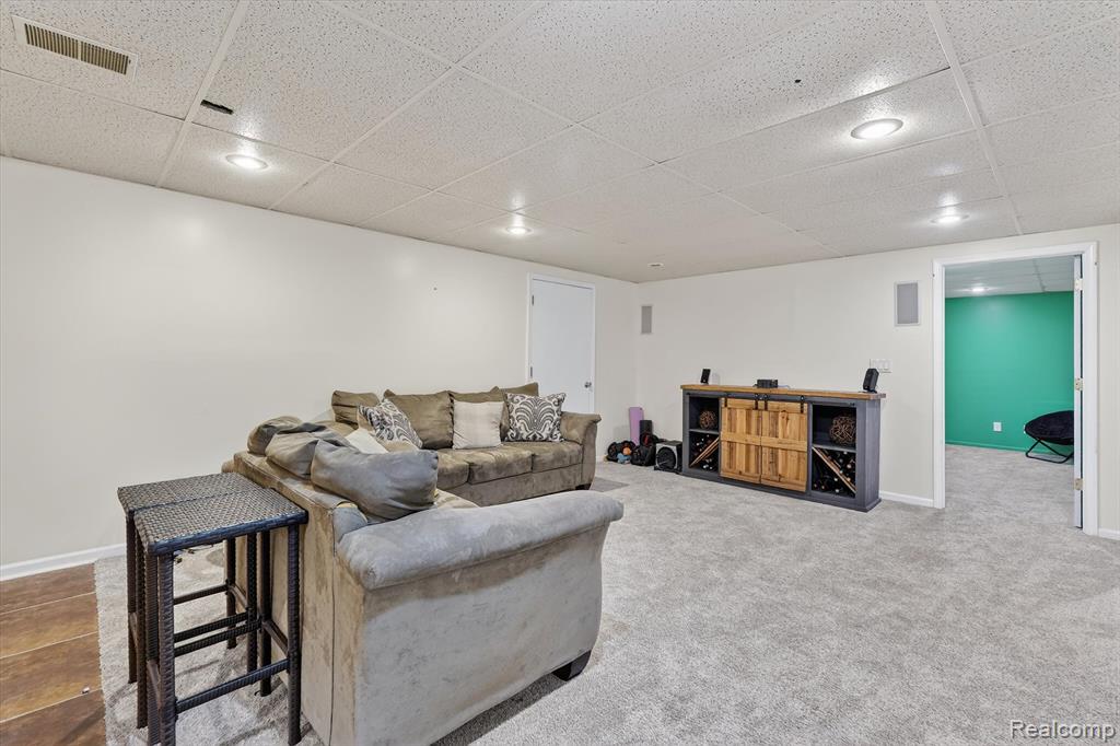 16147 Silvercrest Drive, Fenton, MI 48430 — Photo 33
