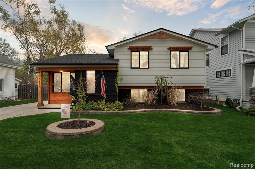 627 Golf Avenue, Royal Oak, MI 48073 — Photo 2