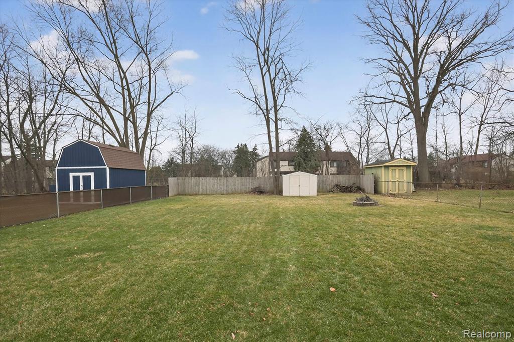 19523 Plumwoode Court, Brownstown, MI 48183 — Photo 41