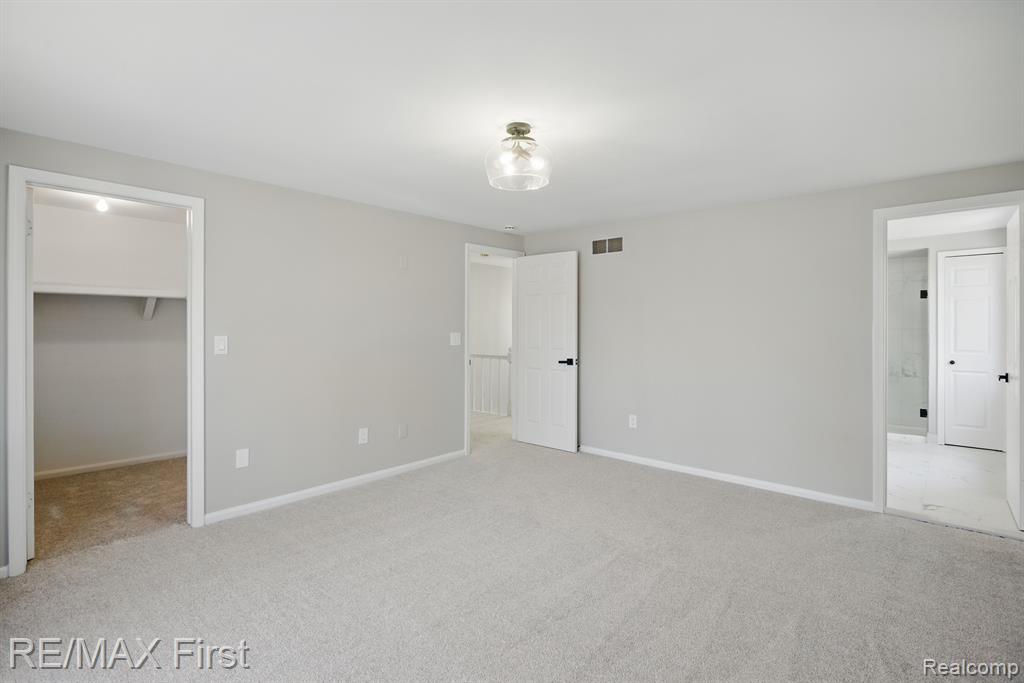 6620 RED CEDAR Lane, West Bloomfield, MI 48324 — Photo 31