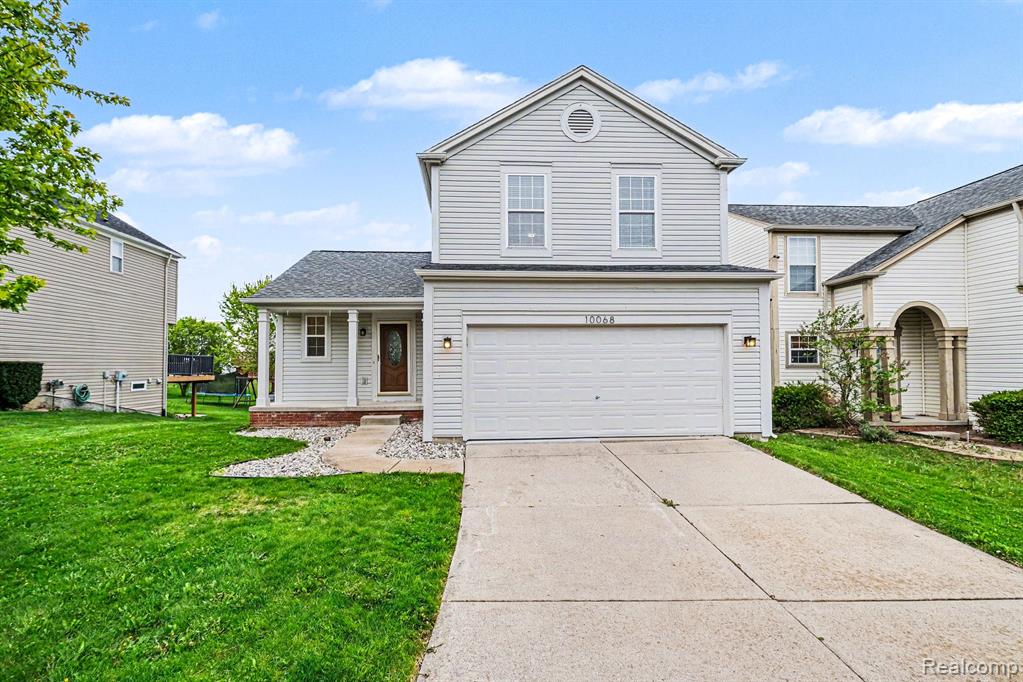 10068 Scenic Ridge Boulevard, Holly, MI 48442 — front exterior