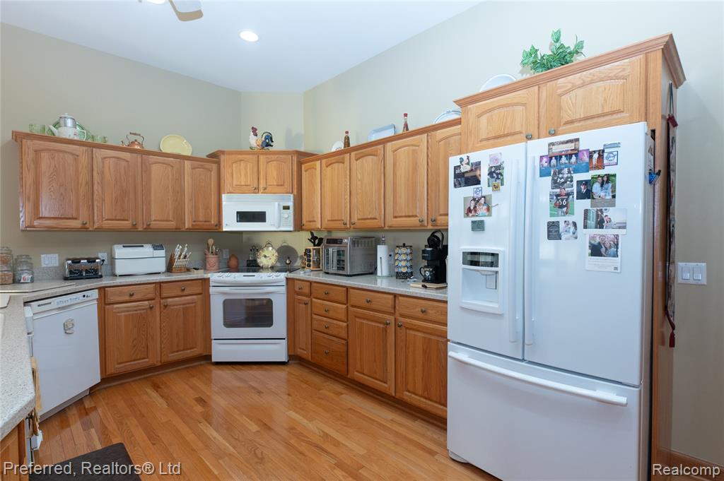 9769 Fawnwood Drive, Carleton, MI 48117 — Photo 11