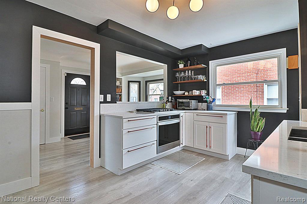 633 LEROY Street, Ferndale, MI 48220 — Photo 2