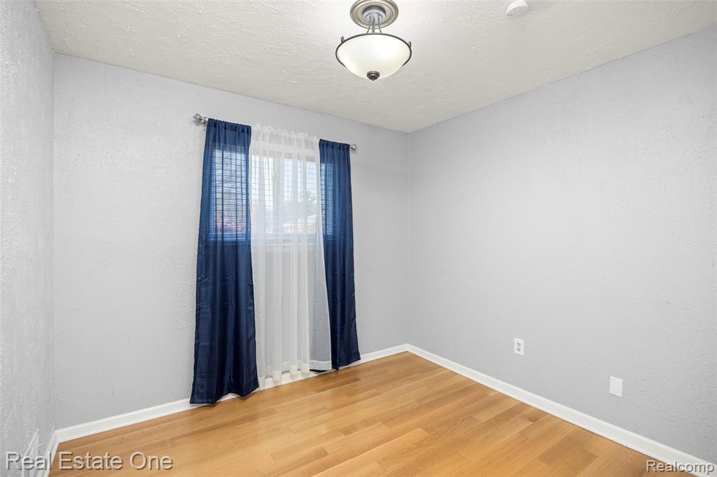 28612 Donnelly Street, Garden City, MI — Photo 13