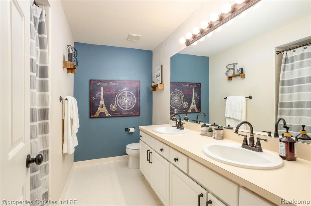 47320 Autumn Park Court, Novi, MI — Photo 36