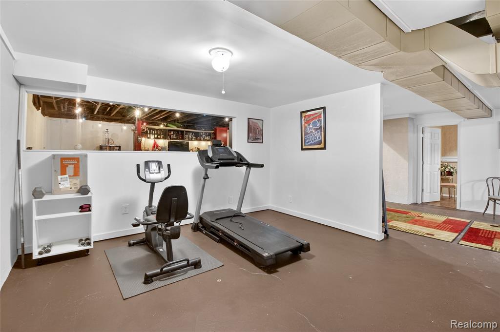 5148 Woodrun Court, West Bloomfield, MI 48323 — Photo 34