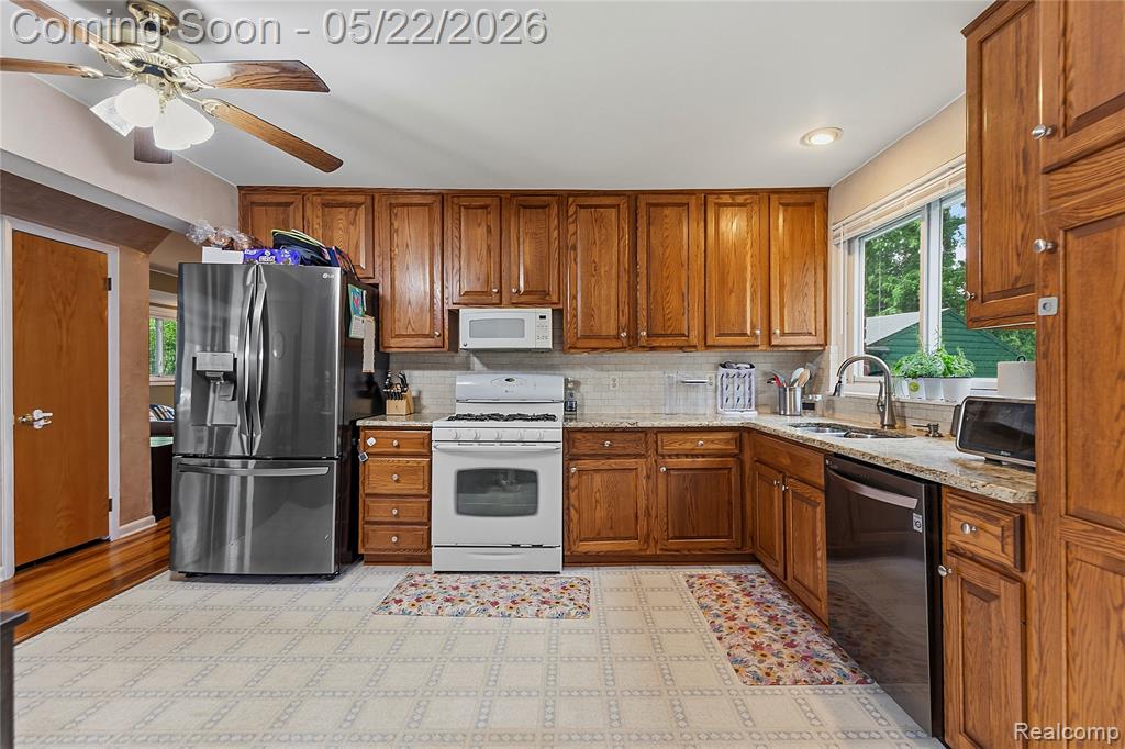 47735 Jeffry, Utica, MI 48317 — Photo 12