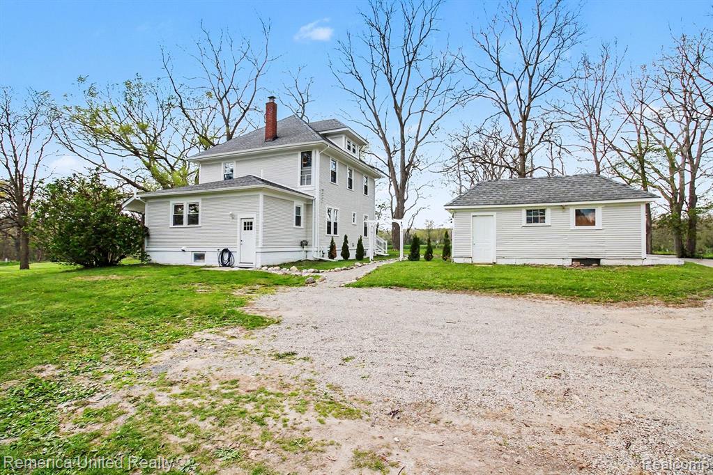 525 W Buno Road, Milford, MI 48381 — Photo 4