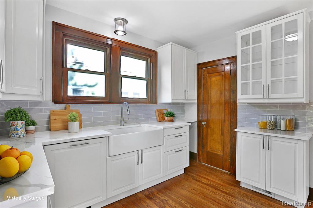 252 E ANN ARBOR Trail, Plymouth, MI 48170 — Photo 17
