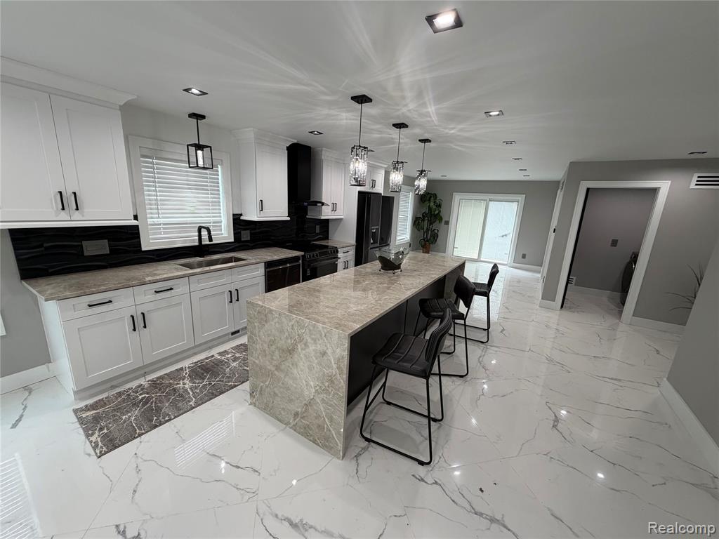 561 E Walled Lake Drive, Walled Lake, MI 48390 — Photo 3