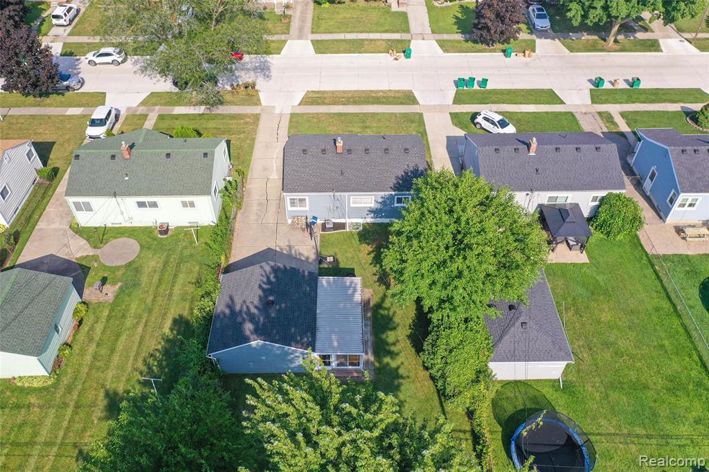 6647 Deering Street, Garden City, MI — Photo 31