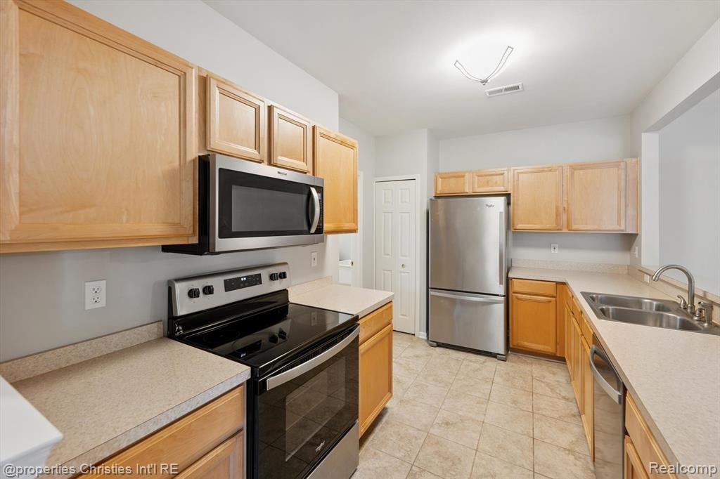 16865 Carriage Way, Northville, MI 48168 — Photo 11