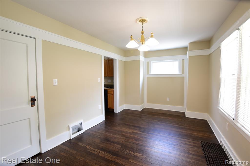 99 Chippewa Road, Pontiac, MI 48341 — Photo 9