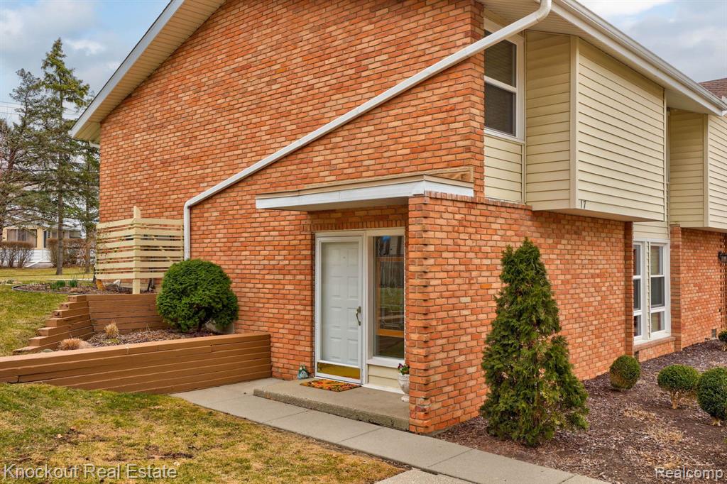 700 E GENESEE Street, D-17, Frankenmuth, MI 48734 — Photo 3