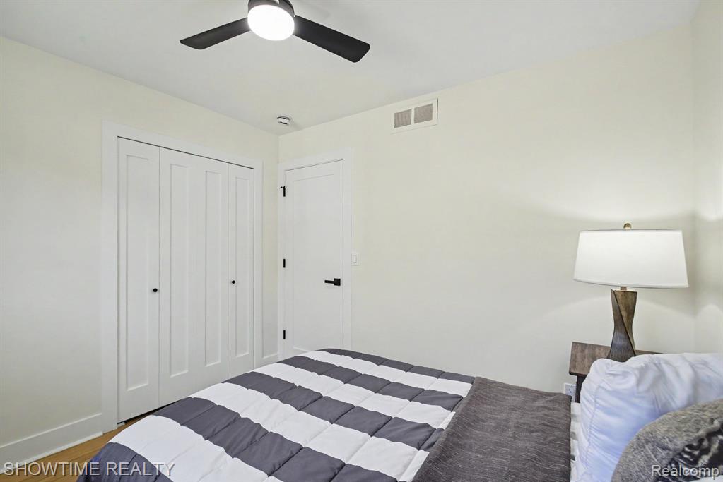 47726 Lexington Drive, Macomb, MI 48044 — Photo 21
