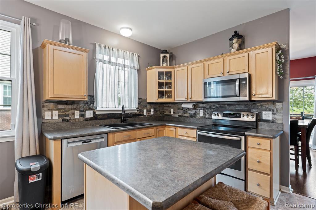 1805 Lincoln Drive, Canton, MI 48188 — Photo 14