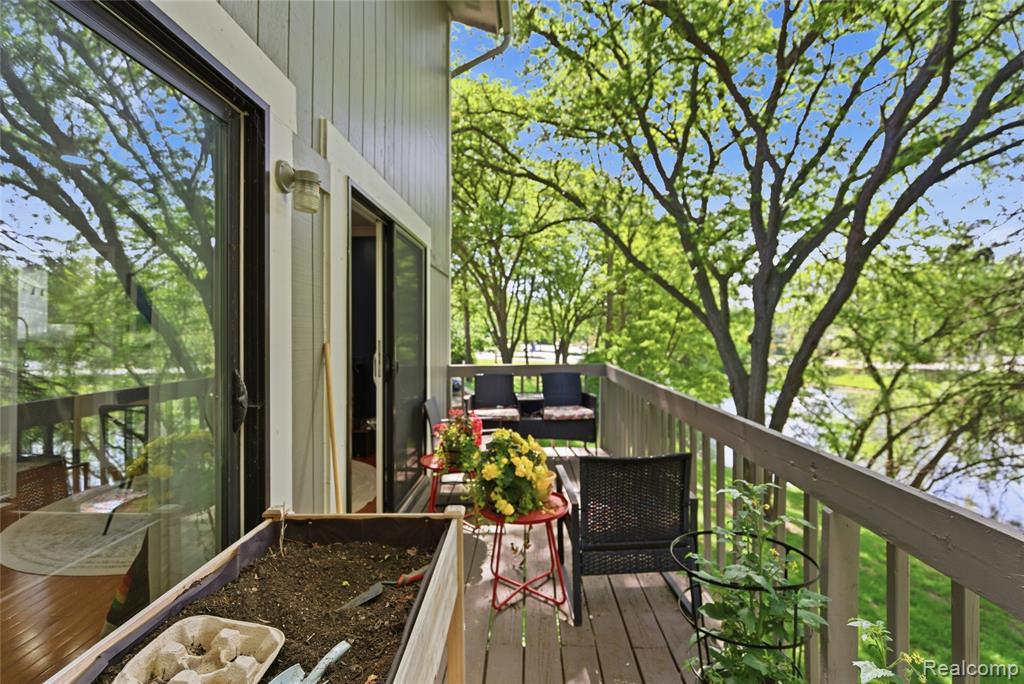 868 Yorktown Court, Northville, MI 48167 — Photo 37