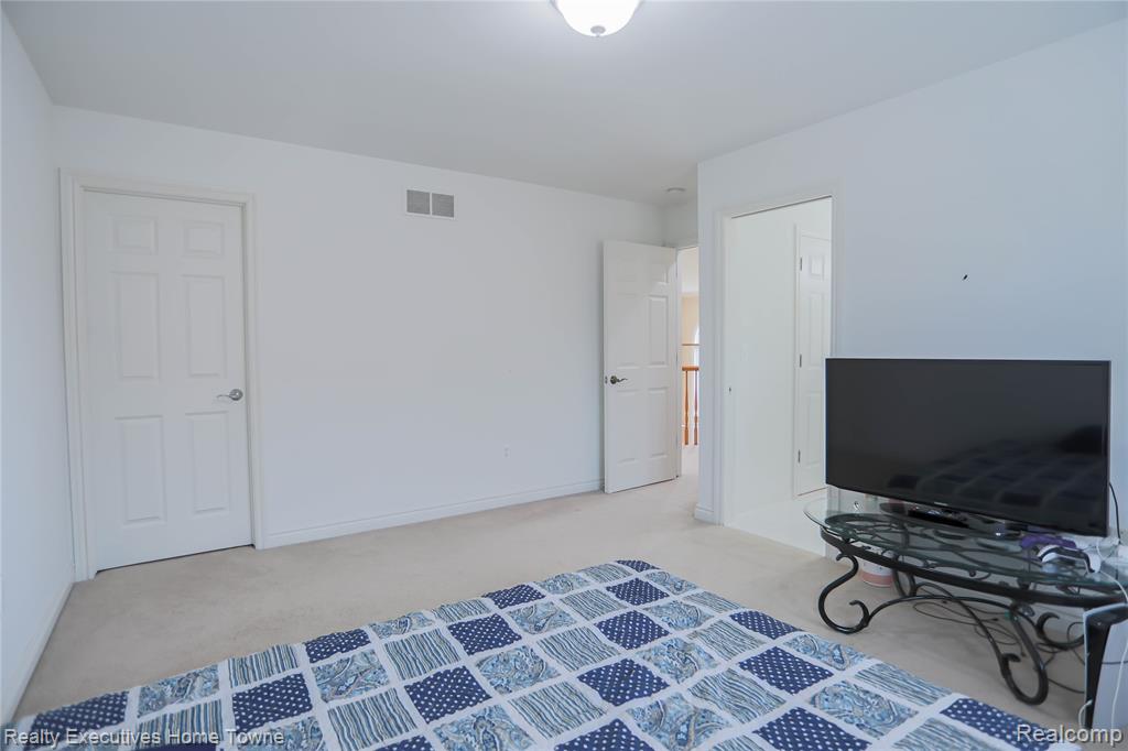 47909 Milonas Drive, Utica, MI 48315 — Photo 58