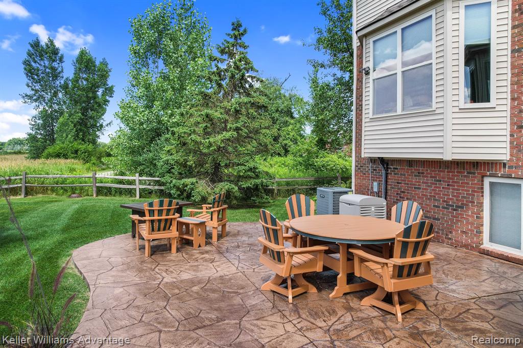 24839 BROMPTON WAY, South Lyon, MI 48178 — Photo 8
