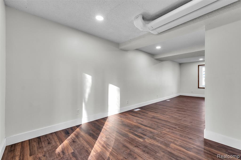8165 Leonard Drive, Holly, MI 48442 — Photo 46