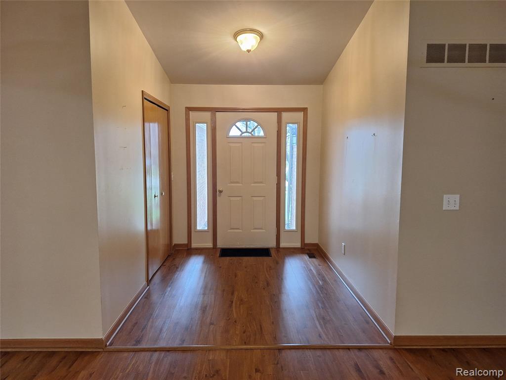 19167 Sandpiper Drive, Macomb, MI 48044 — Photo 6