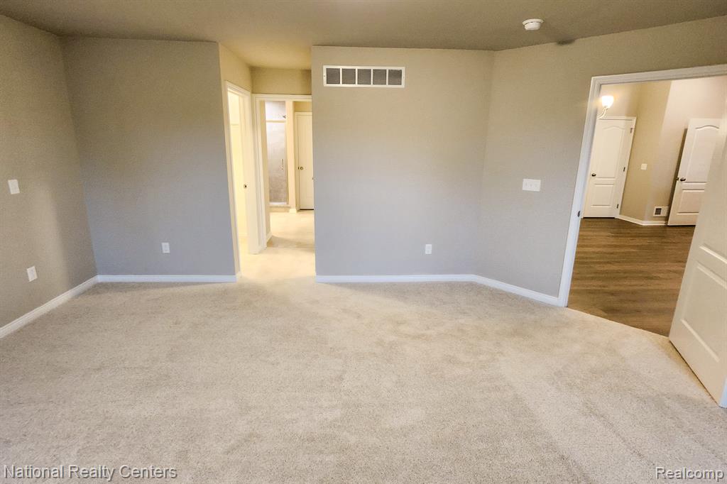 303 Devonshire Drive, 7, Lapeer, MI 48446 — Photo 13