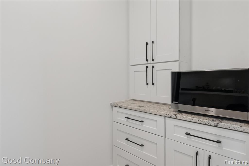 125 N Washington Ave Avenue, Royal Oak, MI, 48067