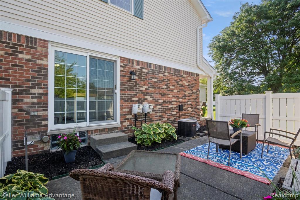 42105 Roscommon Street, Novi, MI 48167 — Photo 37