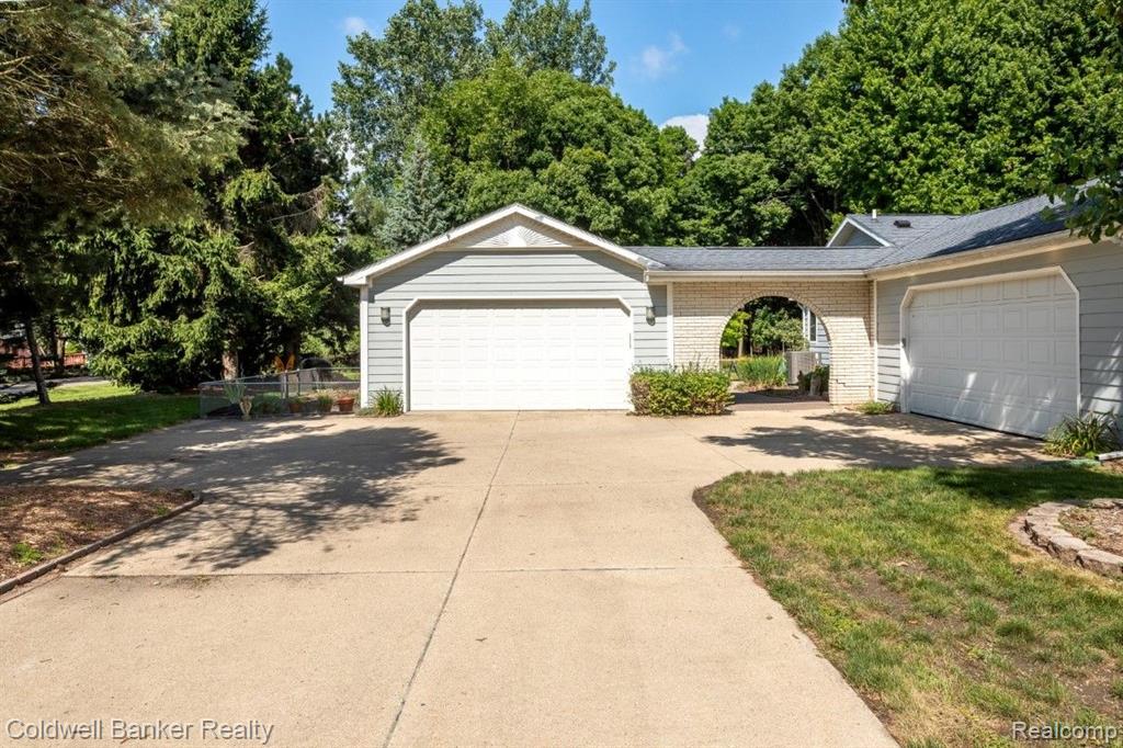 8027 EMERALD Lane W, Westland, MI — Photo 37