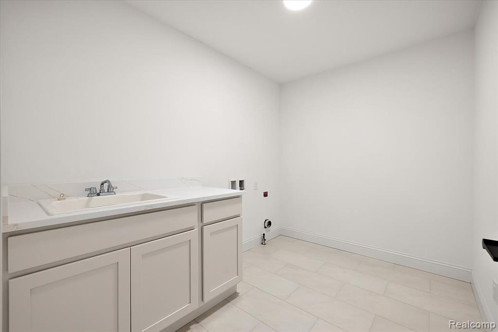 28326 Nadia Lane, Chesterfield, MI 48047 — Photo 38