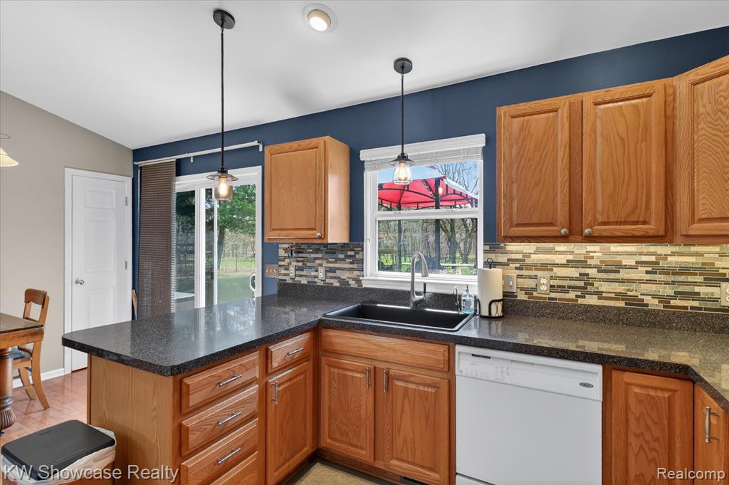 662 Tierney Avenue, Highland, MI 48356 — Photo 13