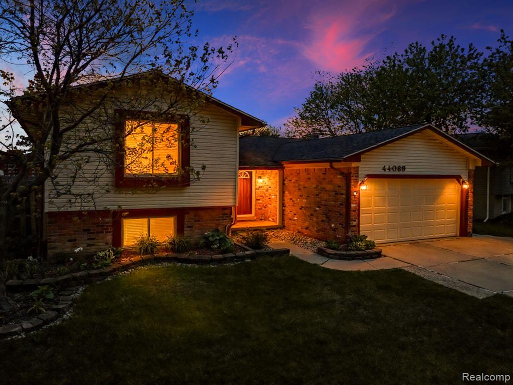 44089 Harsdale Drive, Canton, MI 48187 — Photo 59