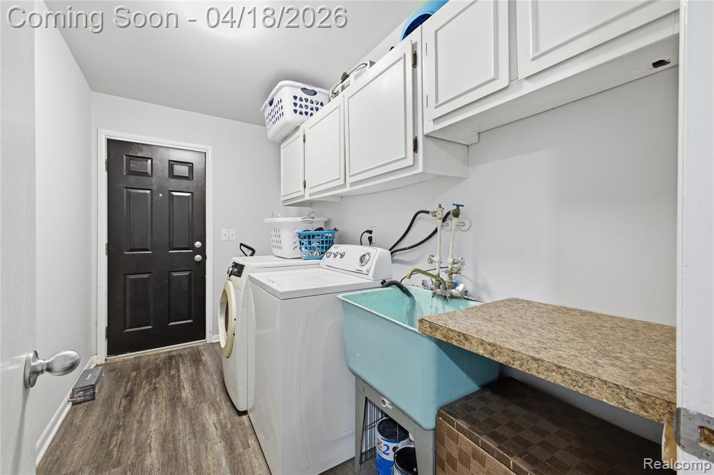 8573 Liberty Boulevard, Westland, MI — Photo 27