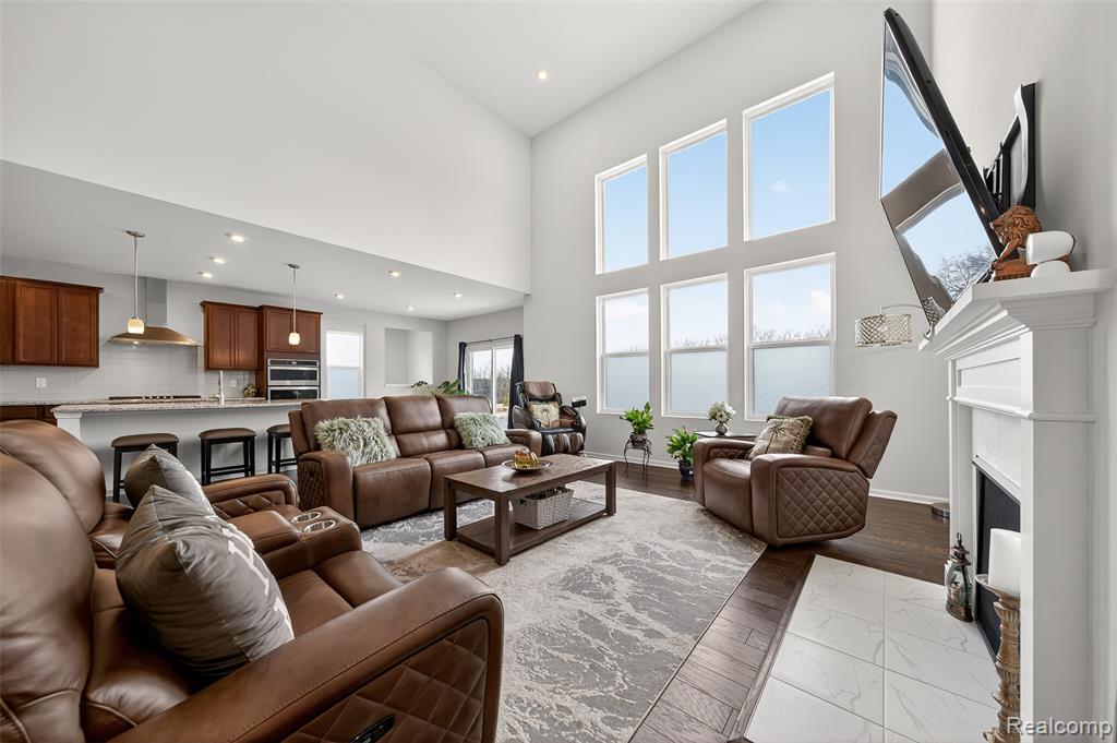 4172 Walcott Drive, Lake Orion, MI — Photo 2